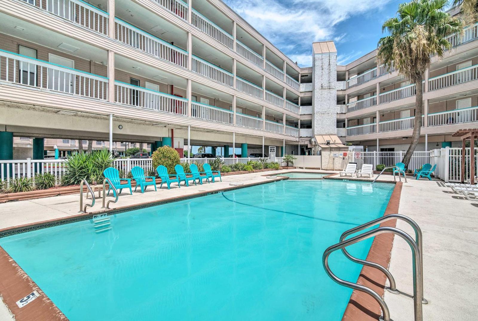 Beachfront Corpus Christi Condo with Arcade Room! Main image 1